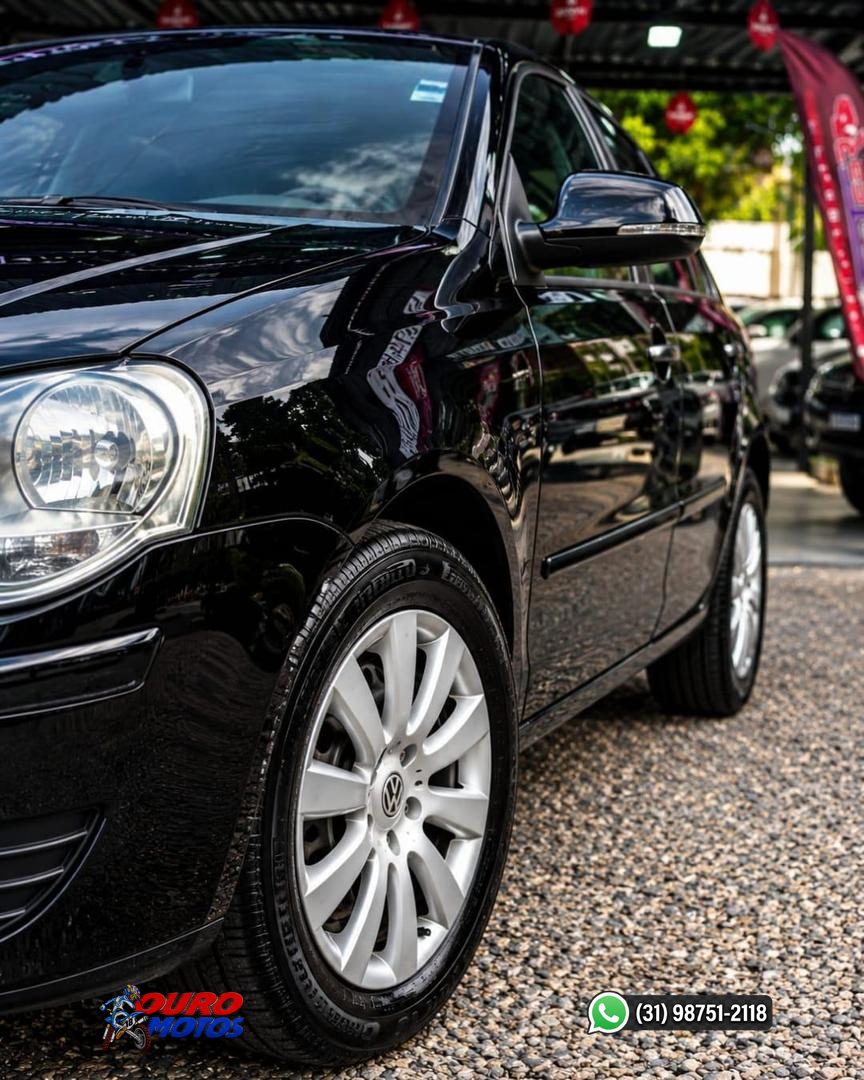 VOLKSWAGEN POLO SEDAN 1.6 — foto 7